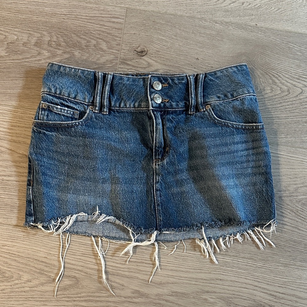 Garage Denim Frayed Hem Mini Skirt Size Small Petite